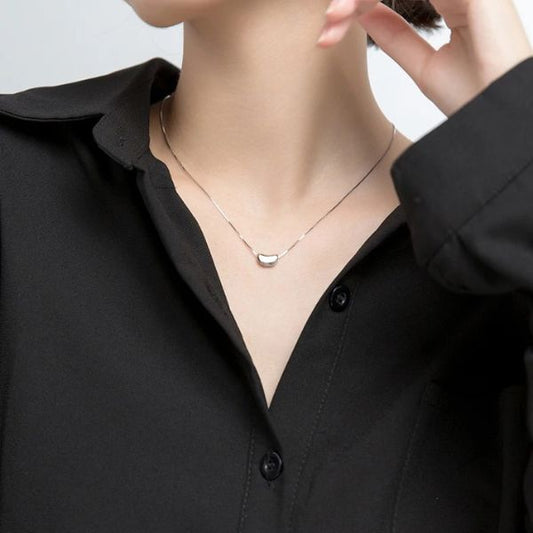 Collar Minimalista de Plata – Gota Lunar | Véra